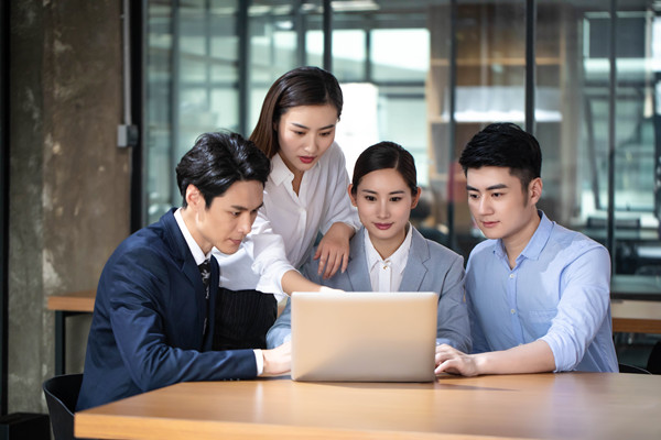 全面薪酬戰(zhàn)略實(shí)施：提升員工滿意度，提升企業(yè)績(jī)效