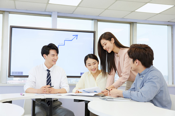 目標引領(lǐng)：制定明確目標，提升企業(yè)執(zhí)行力