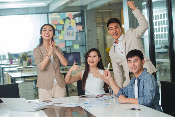 社會(huì)責(zé)任與績效管理：承擔(dān)社會(huì)責(zé)任，提升企業(yè)形象