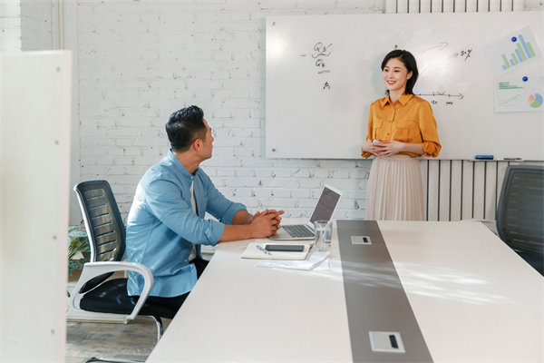 社會(huì)責(zé)任與績效管理：承擔(dān)社會(huì)責(zé)任，提升企業(yè)形象