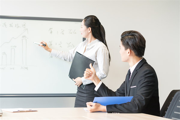深化人力資源培訓(xùn)，打造高素質(zhì)專業(yè)化人才團(tuán)隊(duì)