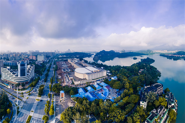 管理咨詢?nèi)绾沃φ貞c中小企業(yè)突破發(fā)展瓶頸？