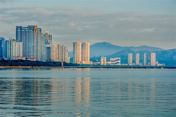 珠海戰(zhàn)略咨詢公司如何幫助企業(yè)制定長遠發(fā)展規(guī)劃？