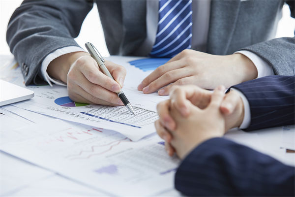 績效導向的預算管理：如何確保企業(yè)預算與KPI掛鉤？