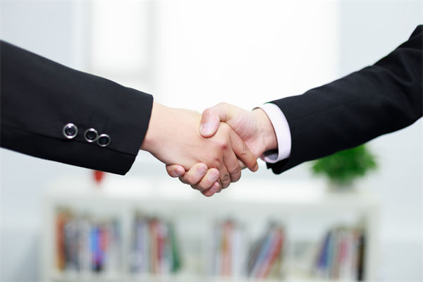 如何通過人力資源管理提升企業(yè)核心競爭力？