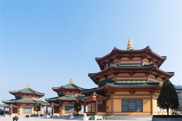 煙臺(tái)企業(yè)戰(zhàn)略模糊難落地？戰(zhàn)略咨詢公司如何精準(zhǔn)錨定增長賽道？