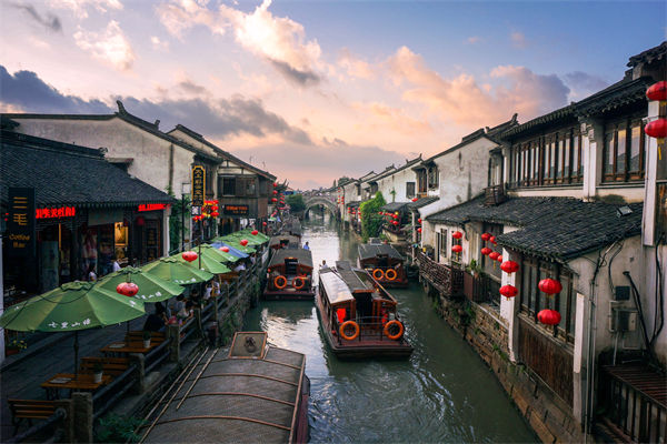 戰(zhàn)略管理如何精準(zhǔn)錨定小眾市場(chǎng)，挖掘潛在的藍(lán)海？