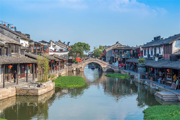 戰(zhàn)略規(guī)劃分析：村民不滿古鎮(zhèn)收門票，指引游客逃票