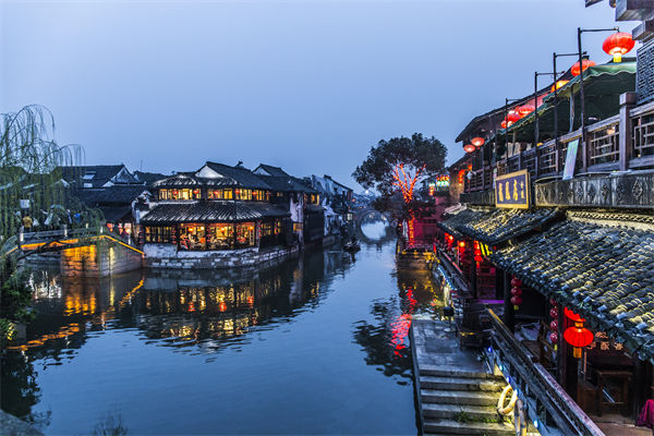 戰(zhàn)略規(guī)劃分析：村民不滿古鎮(zhèn)收門票，指引游客逃票