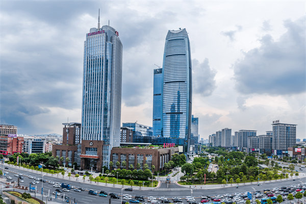 集團(tuán)子公司各自為戰(zhàn)內(nèi)耗嚴(yán)重，東莞集團(tuán)管控咨詢公司能協(xié)助解決嗎？