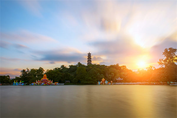 企業(yè)擴(kuò)張遇管理瓶頸增長(zhǎng)停滯，惠州管理咨詢能劈開(kāi)困局嗎？